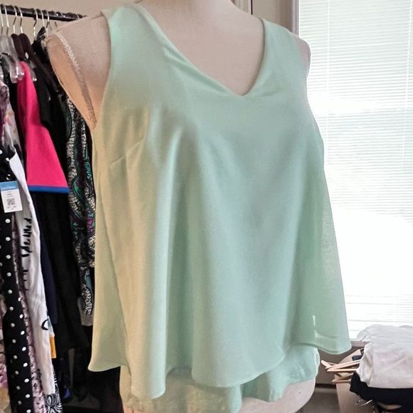 Bar III Sleeveless Top XS Mint Green Layered Chiffon Split Back with Stretch NWT - Picture 3 of 9